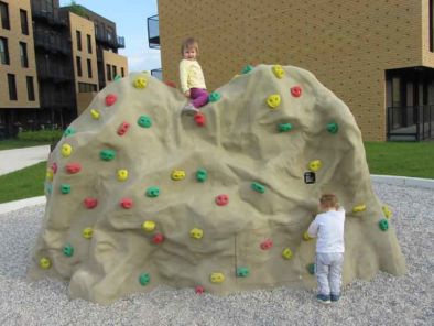 Lekplatsklättring - mindre klättervägg för barn